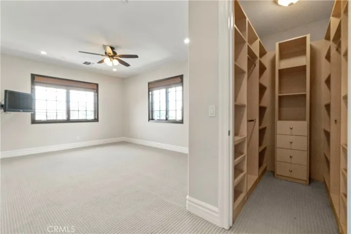 6167 Woodland View Drive, Woodland Hills, California 91367