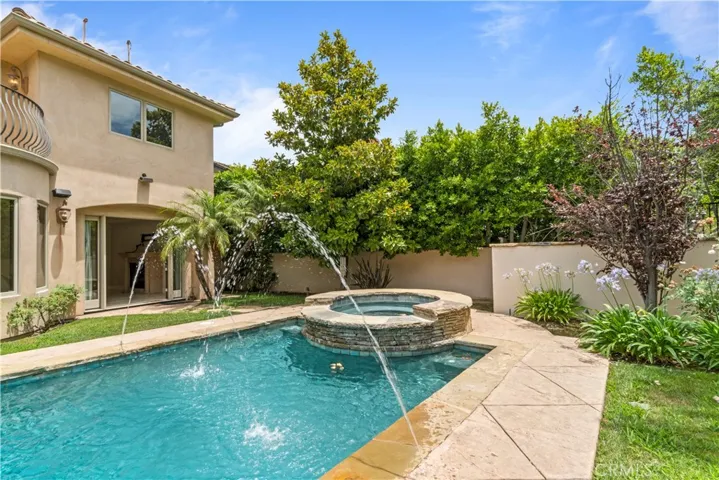 6167 Woodland View Drive, Woodland Hills, California 91367