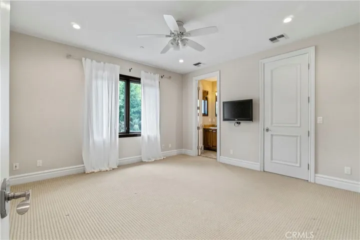 6167 Woodland View Drive, Woodland Hills, California 91367