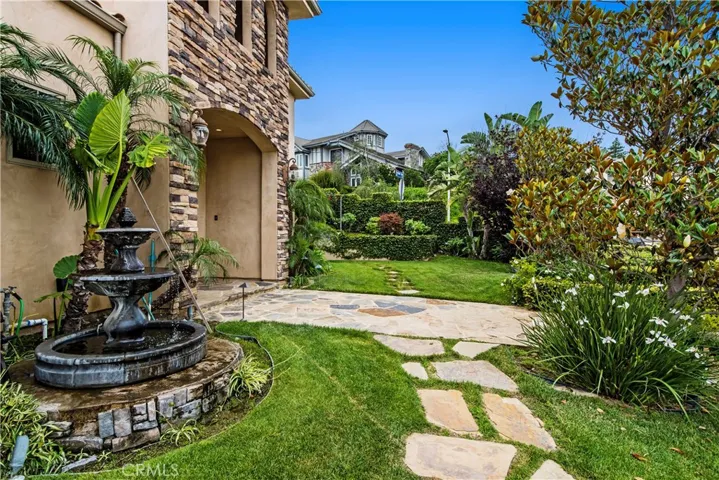 6167 Woodland View Drive, Woodland Hills, California 91367