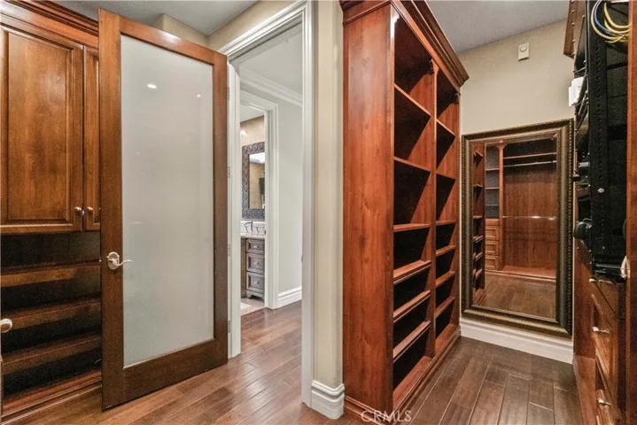 6167 Woodland View Drive, Woodland Hills, California 91367