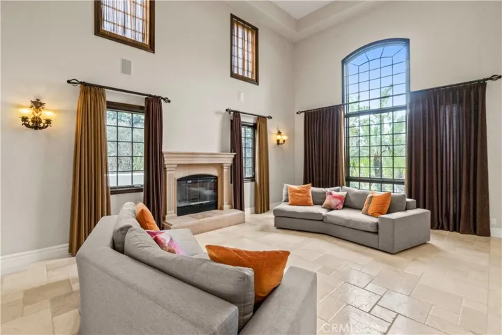 6167 Woodland View Drive, Woodland Hills, California 91367