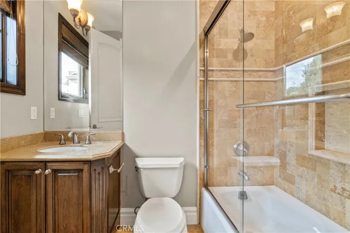 6167 Woodland View Drive, Woodland Hills, California 91367