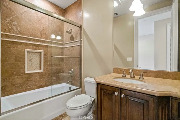 6167 Woodland View Drive, Woodland Hills, California 91367