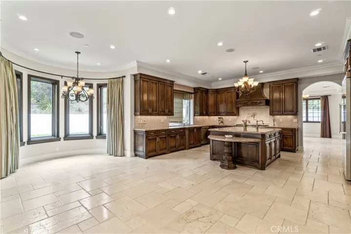 6167 Woodland View Drive, Woodland Hills, California 91367