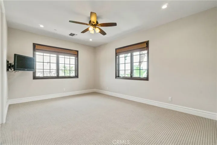 6167 Woodland View Drive, Woodland Hills, California 91367