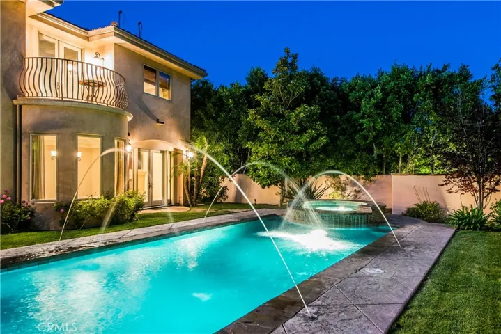 6167 Woodland View Drive, Woodland Hills, California 91367