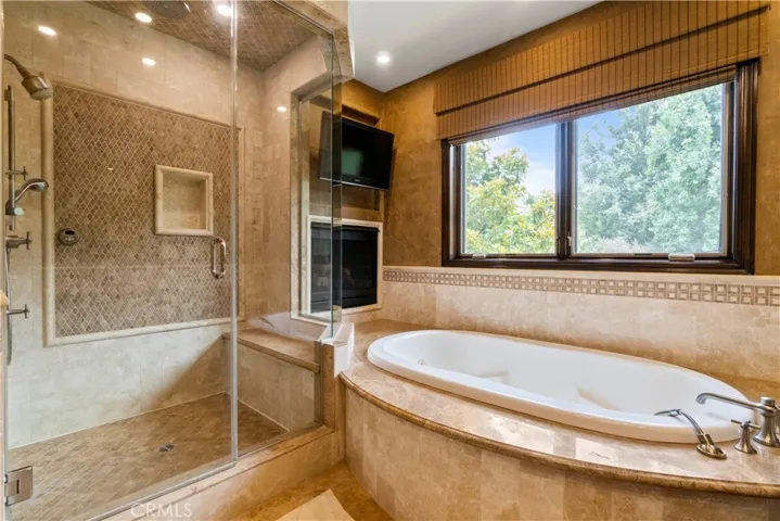 6167 Woodland View Drive, Woodland Hills, California 91367
