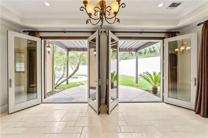 6167 Woodland View Drive, Woodland Hills, California 91367