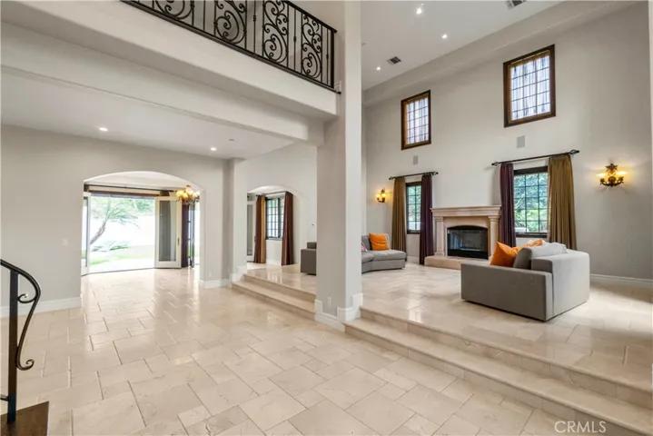 6167 Woodland View Drive, Woodland Hills, California 91367
