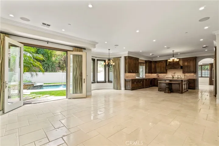 6167 Woodland View Drive, Woodland Hills, California 91367
