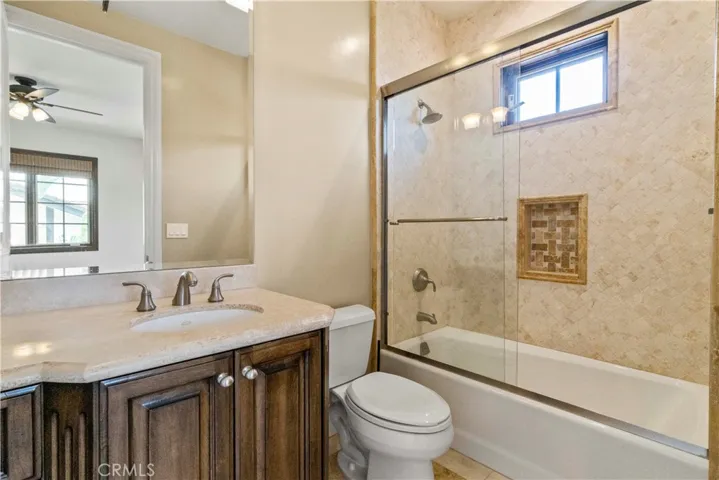 6167 Woodland View Drive, Woodland Hills, California 91367