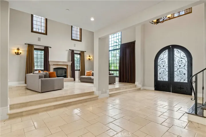 6167 Woodland View Drive, Woodland Hills, California 91367