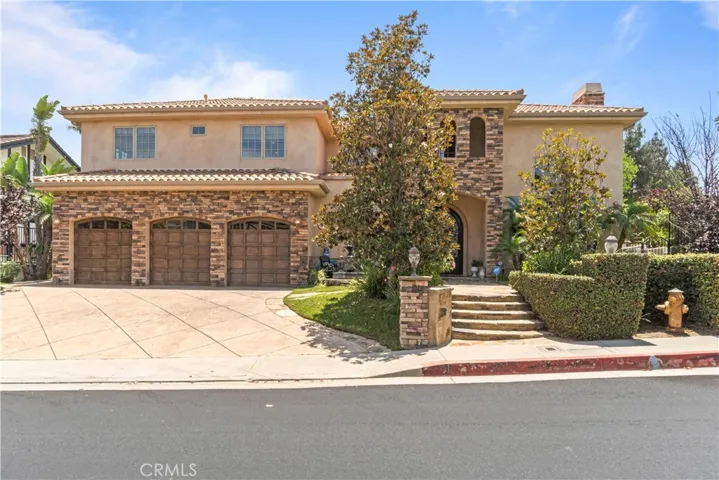 6167 Woodland View Drive, Woodland Hills, California 91367