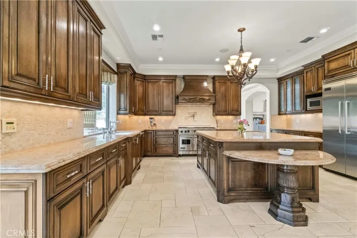 6167 Woodland View Drive, Woodland Hills, California 91367