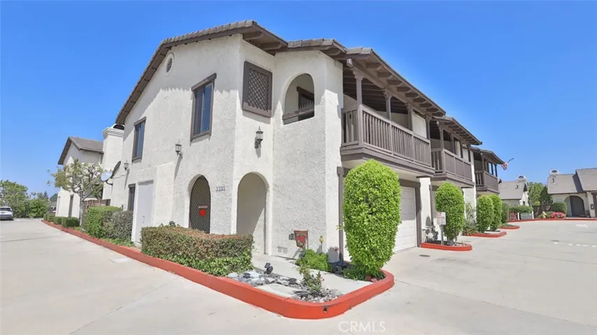 1121 Strawberry Ln, Glendora, California 91740