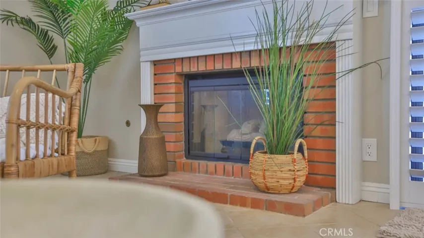 Beautiful custom brick fireplace & mantle