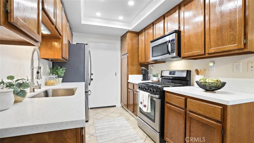 1121 Strawberry Ln, Glendora, California 91740