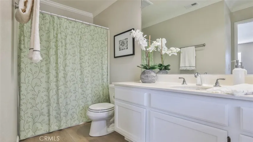 1121 Strawberry Ln, Glendora, California 91740