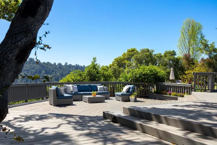 348 Los Robles Road, Soquel, California 95073