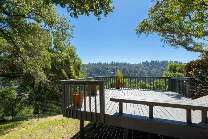 348 Los Robles Road, Soquel, California 95073