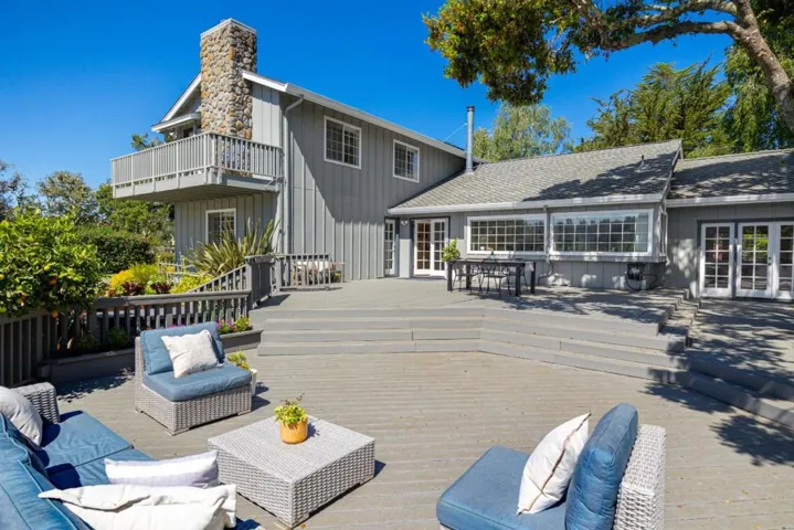 348 Los Robles Road, Soquel, California 95073