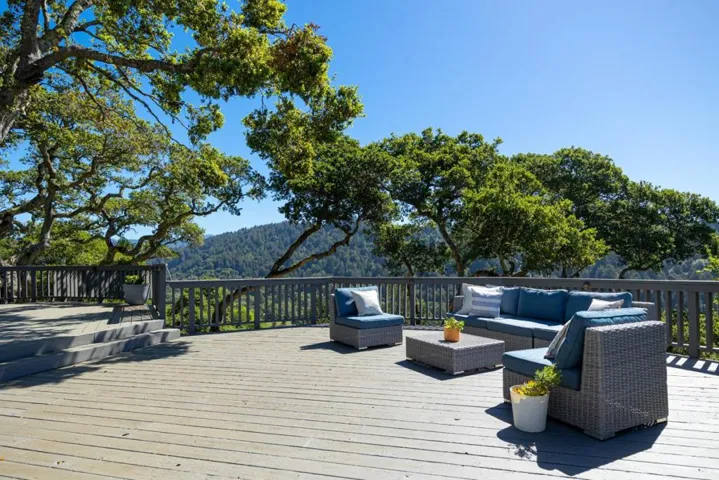 348 Los Robles Road, Soquel, California 95073