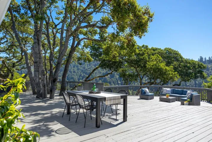 348 Los Robles Road, Soquel, California 95073