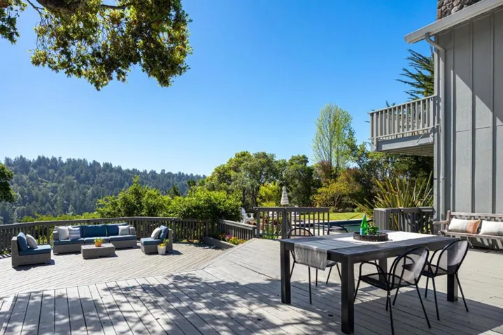 348 Los Robles Road, Soquel, California 95073
