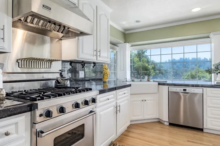 348 Los Robles Road, Soquel, California 95073