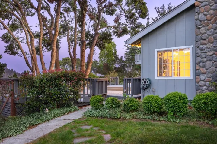 348 Los Robles Road, Soquel, California 95073