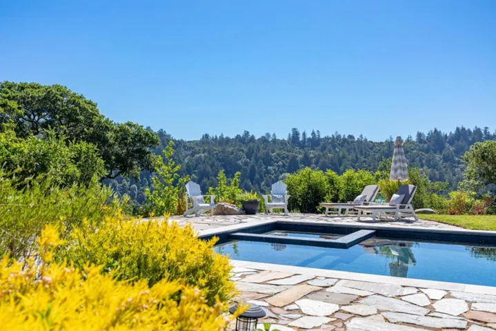 348 Los Robles Road, Soquel, California 95073
