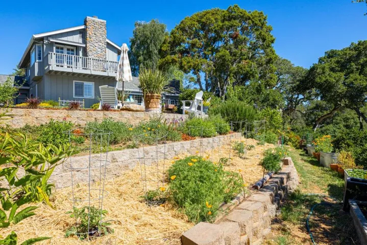 348 Los Robles Road, Soquel, California 95073