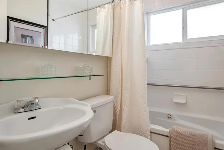 796 Saint Francis Boulevard, Daly City, California 94015