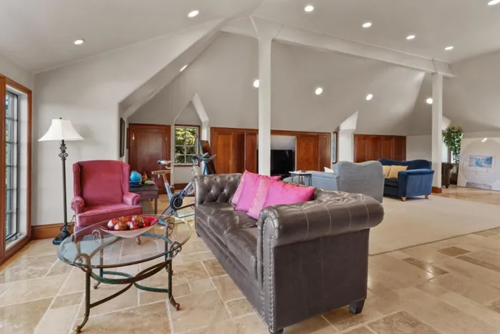 5042 Wildberry Lane, Soquel, California 95073