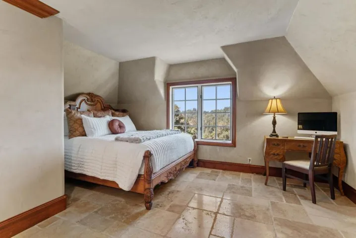 5042 Wildberry Lane, Soquel, California 95073