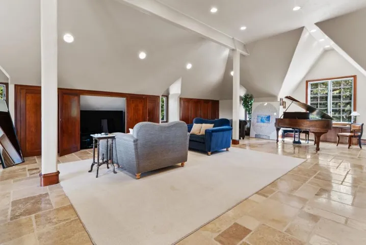 5042 Wildberry Lane, Soquel, California 95073