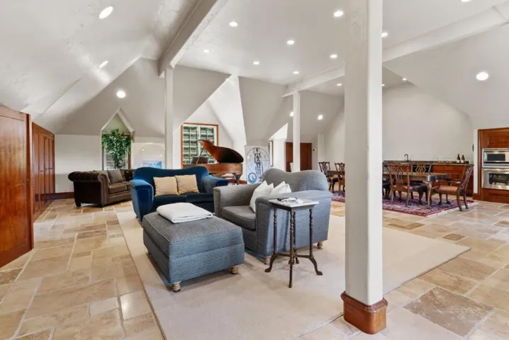 5042 Wildberry Lane, Soquel, California 95073