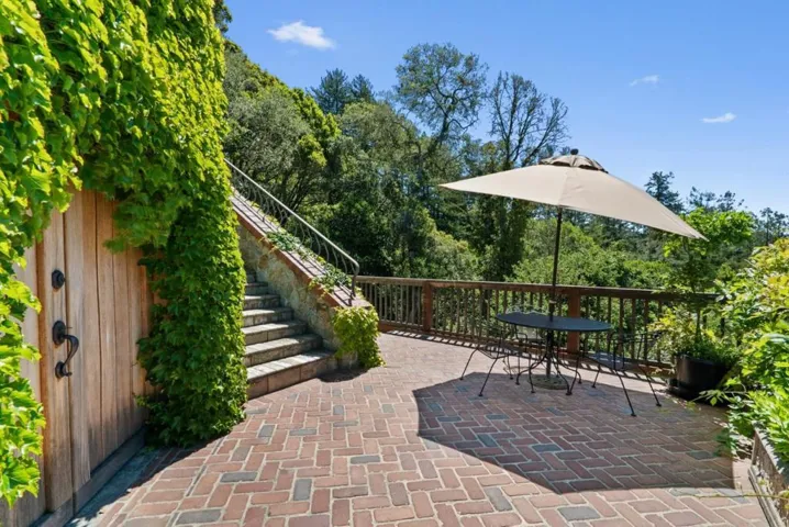 5042 Wildberry Lane, Soquel, California 95073