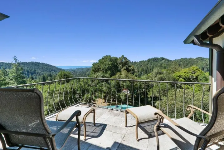 5042 Wildberry Lane, Soquel, California 95073