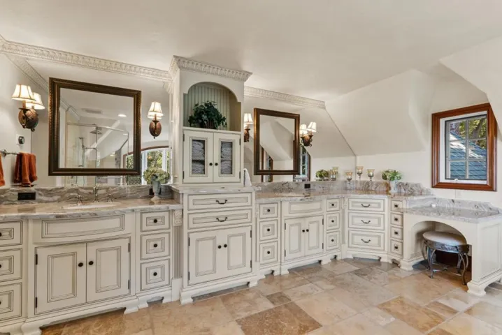 5042 Wildberry Lane, Soquel, California 95073