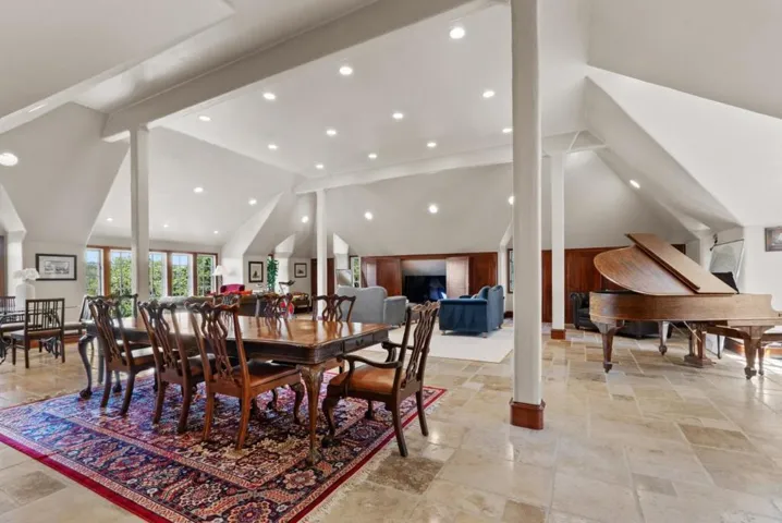 5042 Wildberry Lane, Soquel, California 95073