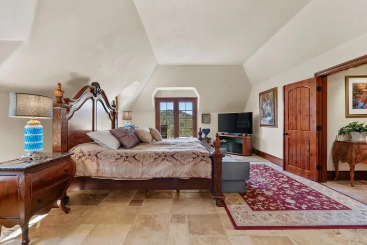 5042 Wildberry Lane, Soquel, California 95073