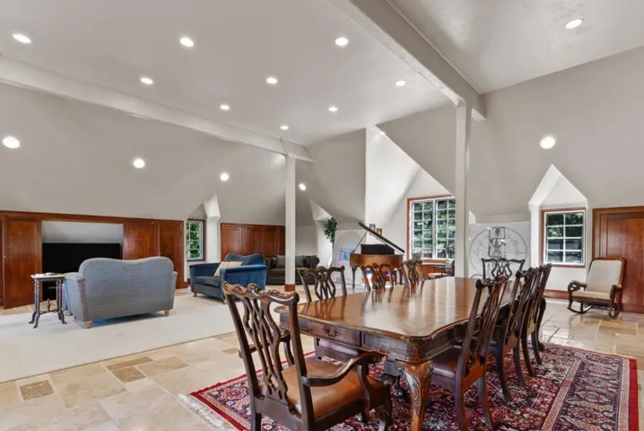 5042 Wildberry Lane, Soquel, California 95073