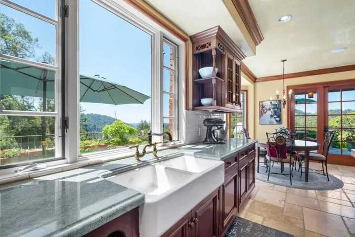 5042 Wildberry Lane, Soquel, California 95073