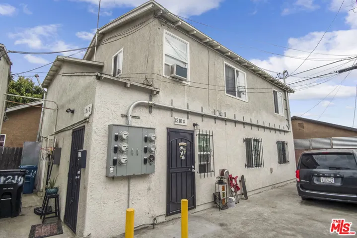 1210 E 68th Street, Los Angeles, California 90001