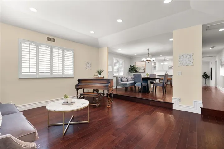 23219 Canzonet Street, Woodland Hills, California 91367