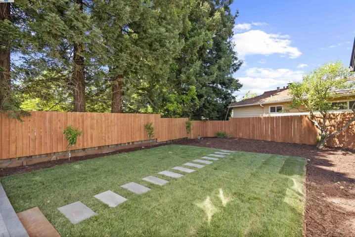 All New Sod & Fencing