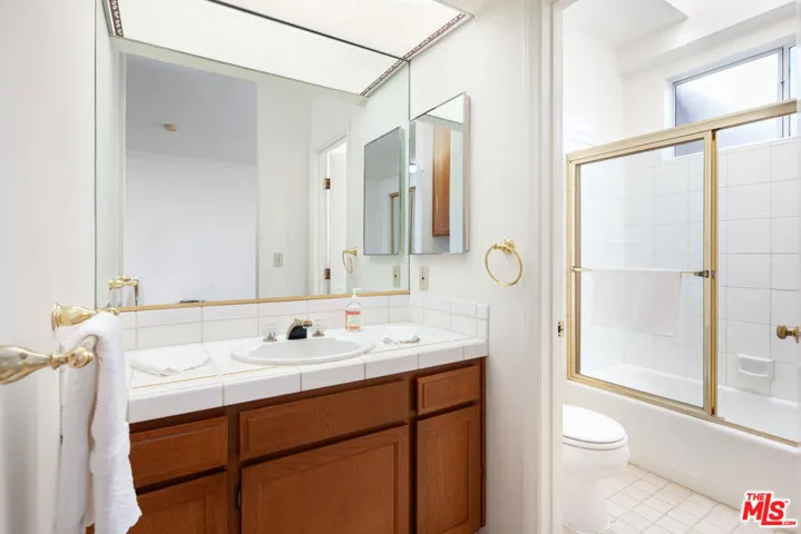 1375 Kelton Avenue 405, Los Angeles, California 90024