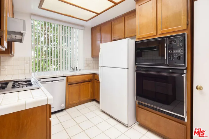 1375 Kelton Avenue 405, Los Angeles, California 90024